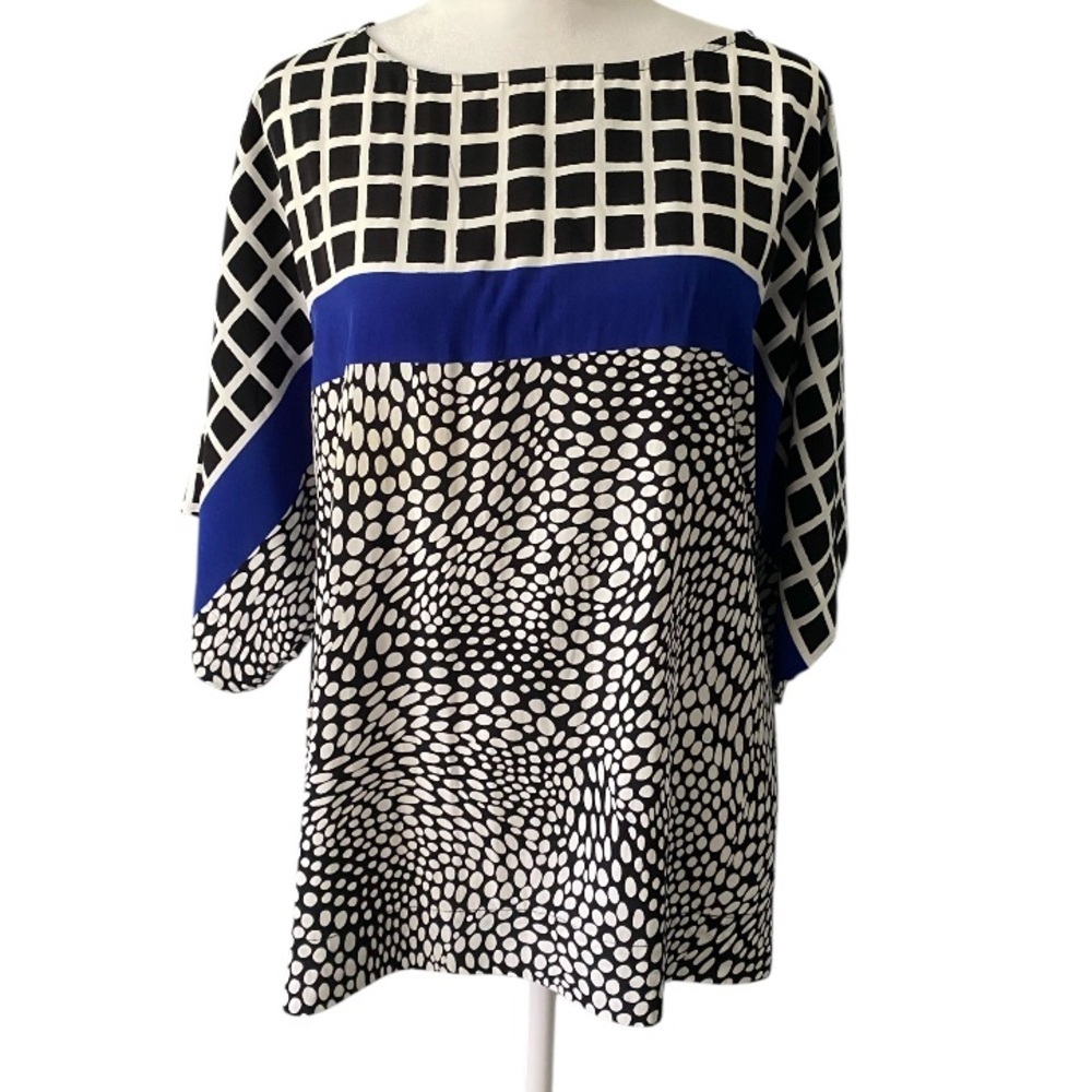 Chico’s size 1 geometric design women’s blouse